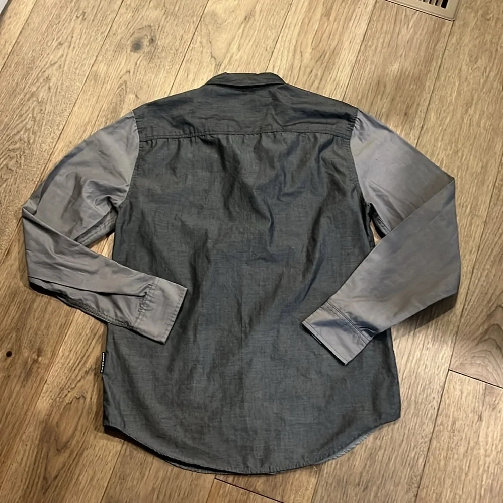 ECKO UNLT | gray button down shirt, size medium